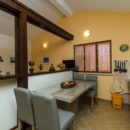 Apartment In With Sea View, Terrace, Air Conditioning, Wi-fi