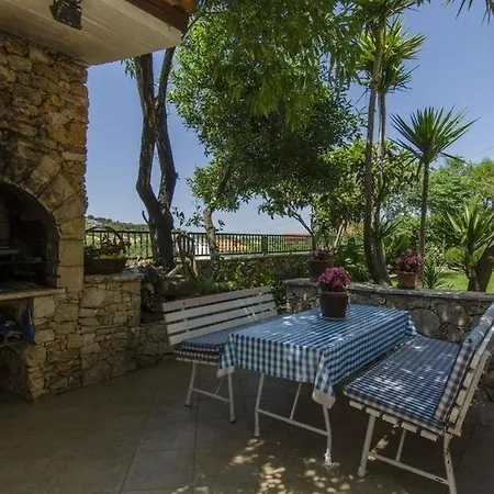 Apartment In With Sea View, Terrace, Air Conditioning, Wi-fi Razanj