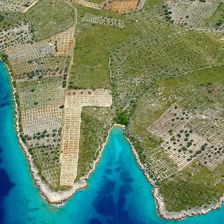 Apartment In With Sea View, Terrace, Air Conditioning, Wi-fi Razanj