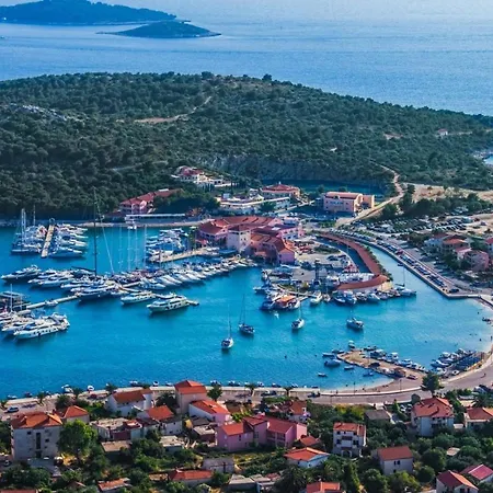 Apartment In With Sea View, Terrace, Air Conditioning, Wi-fi *