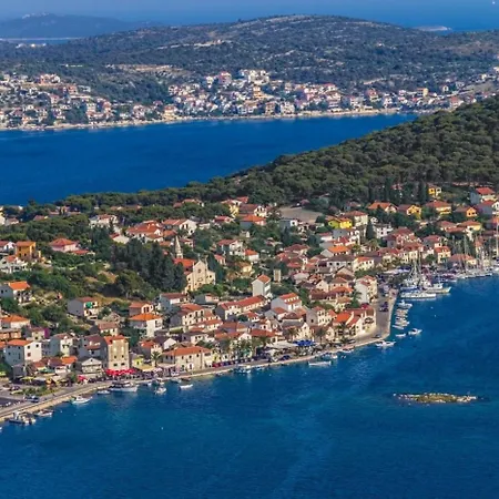 Apartment In With Sea View, Terrace, Air Conditioning, Wi-fi Razanj