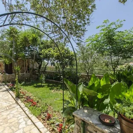 Apartment In With Sea View, Terrace, Air Conditioning, Wi-fi *