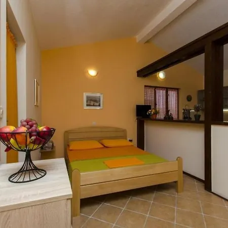 Apartment In With Sea View, Terrace, Air Conditioning, Wi-fi Razanj