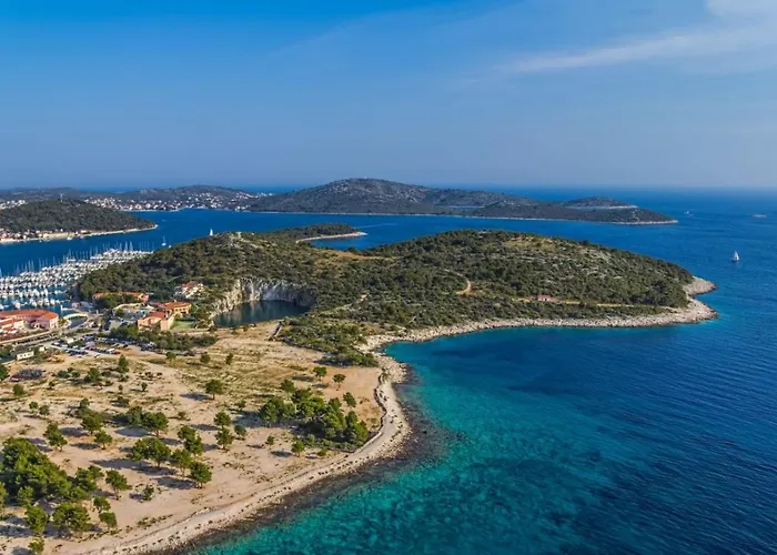 In With Sea View, Terrace, Air Conditioning, Wi-fi * Ražanj