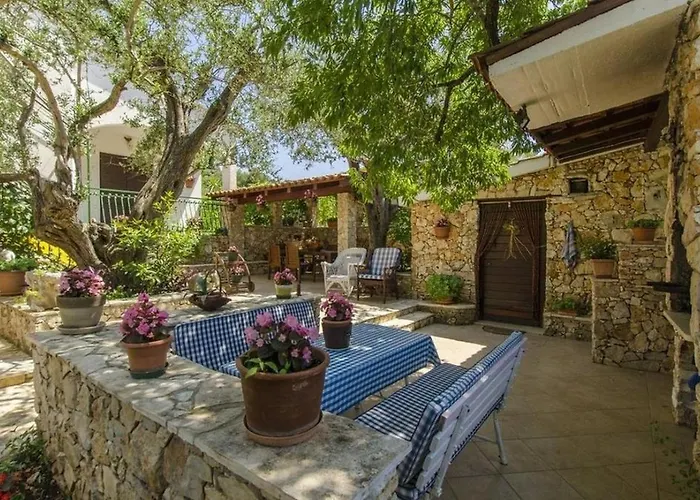 In With Sea View, Terrace, Air Conditioning, Wi-fi Daire Ražanj