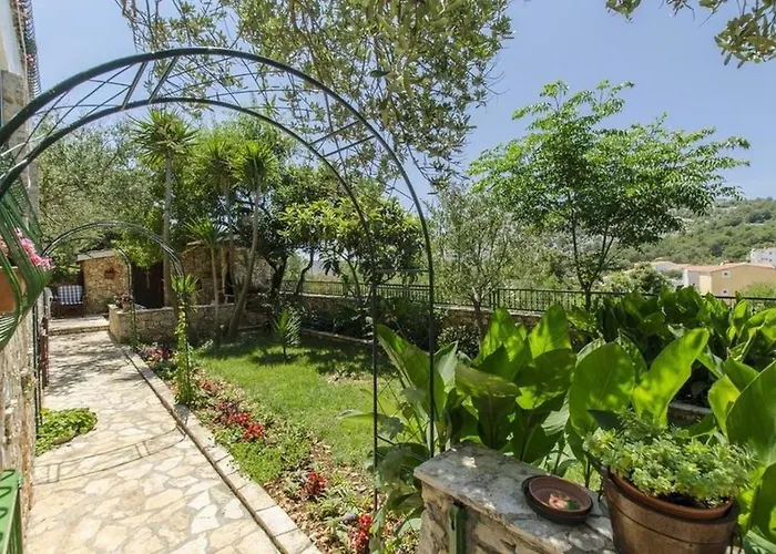 Daire In With Sea View, Terrace, Air Conditioning, Wi-fi *